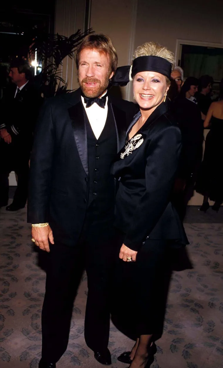 Ženidba s 18, tajna kći pa blizanci u 60-ima: Ovo je ljubavni život legendarnog akcijskog junaka