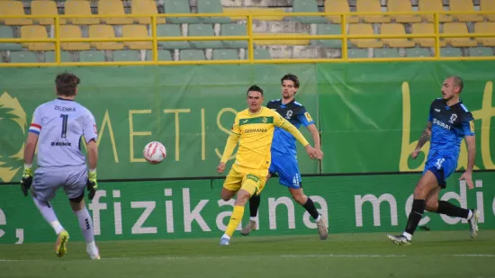 Je li ovo najbizarniji pogodak u povijesti HNL-a? Golman Varaždina nije mogao vjerovati