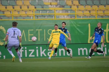 Je li ovo najbizarniji pogodak u povijesti HNL-a? Golman Varaždina nije mogao vjerovati