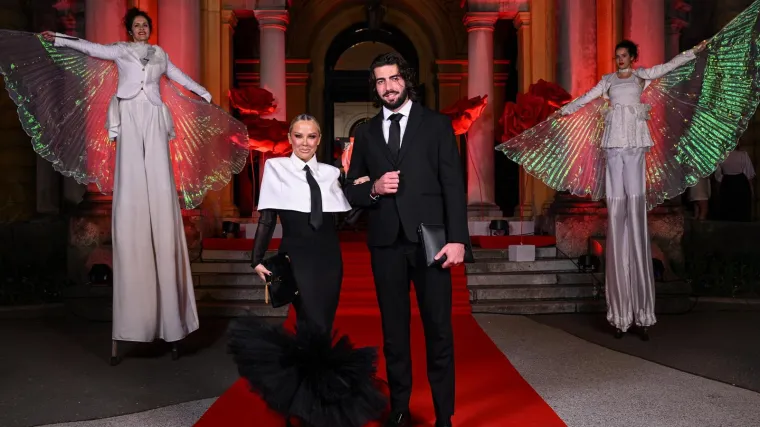 Crno-bijela elegancija u centru pozornosti: Maja i &Scaron;ime očarali na Večernjakovoj ruži