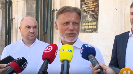 Pitali smo Jandrokovića &scaron;to misli o novim hrvatskim riječima: 'Ja bih da se uvede nova za premijera - Andrej'