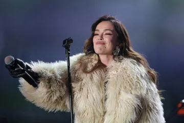 Severina uskočila na trend i objavila slike iz mladosti: 'Mama, kakva si bila u 90-ima?'