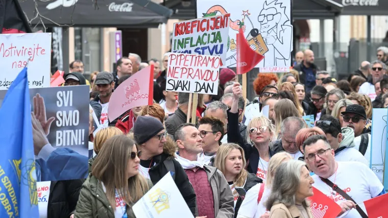 Autobusi iz cijele Hrvatske stigli u Zagreb! Poslana o&scaron;tra poruka Vladi: 'AP, pao si na ispitu'