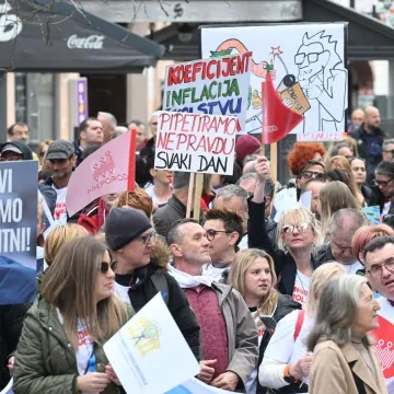 Autobusi iz cijele Hrvatske stigli u Zagreb! Poslana o&scaron;tra poruka Vladi: 'AP, pao si na ispitu'