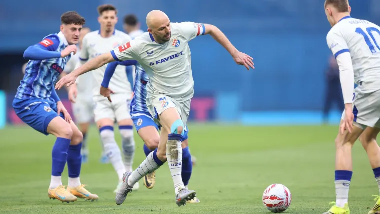 Daliću, gleda&scaron; li ovo?! Beljo zabija kao na traci: Lokomotiva dobila i crveni karton