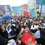 Sindikati na nogama: 'Učitelju ste podigli plaću za 150 eura, sebi za 2430'