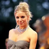 Povratak Sienne Miller: Pogledajte &scaron;to je objavila dok čeka prinovu s 15 godina mlađim partnerom