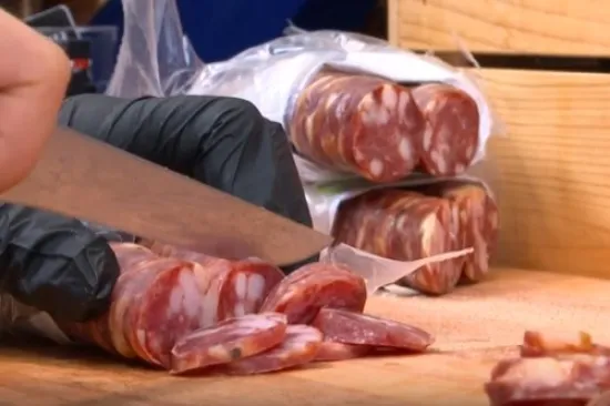 Do sajma kobasica ne treba ni navigacija! Dovoljno je pratiti miris