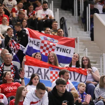 Tribine pune ljepote, glamura i poznatih lica: Evo tko je bio na utakmici na Hrvatska - &Scaron;vicarska