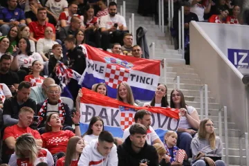 Tribine pune ljepote, glamura i poznatih lica: Evo tko je bio na utakmici na Hrvatska - &Scaron;vicarska