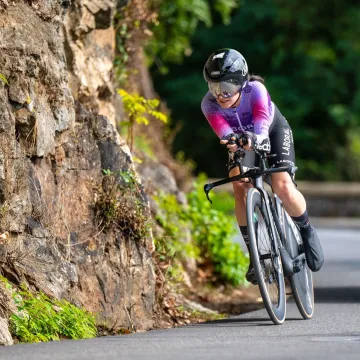 Talijanska biciklistica udarila je u ogradu, a potom pala glavom nekoliko metara niže