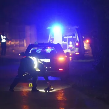 Te&scaron;ka prometna nesreća u Donjoj Zelini: Poginula osoba u invalidskim kolicima s motorom