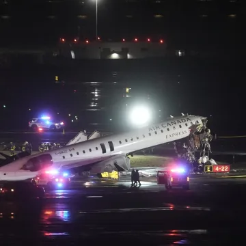 Pilot i kopilot umrli u sudaru aviona i vatrogasnog vozila: Detalji tragedije u zračnoj luci