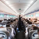 Izbjegnite neugodu, kaznu, pa čak i zatvor: 25 stvari koje nikada ne biste smjeli raditi u avionu