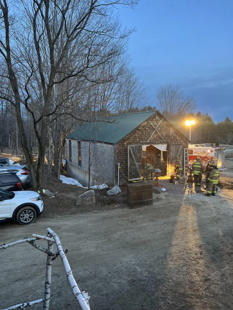 Pod se uru&scaron;io usred svadbe: 70 uzvanika propalo u podrum, neki ostali zaglavljeni u daskama