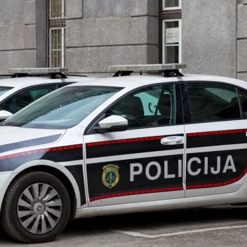 Mural posvećen Vukovaru zalili crnom bojom: Izbila masovna tučnjava, policija na terenu