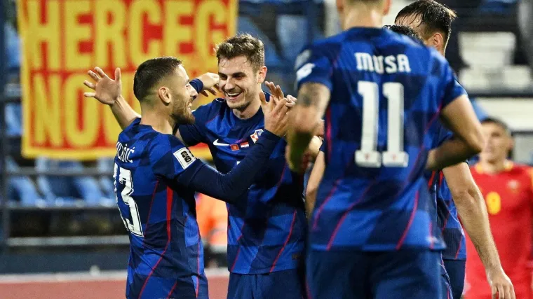 Novi dres reprezentacije nije vam se svidio: 'Kao da je traktor pre&scaron;ao preko njih'