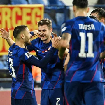 Novi dres reprezentacije nije vam se svidio: 'Kao da je traktor pre&scaron;ao preko njih'