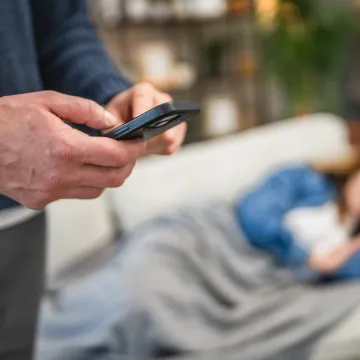 Požalio se da je ljubomoran na ženinog prijatelja, poručili su mu: 'To vam je najmanji problem'