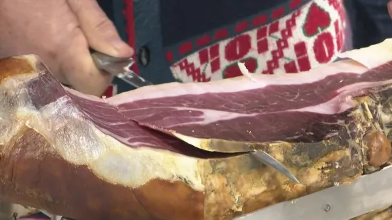 Bili smo s majstorima vrhunske &scaron;unke, evo u čemu je tajna slavonske kraljice stola