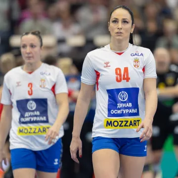 Sara dobiva svakakve udvaračke poruke od poznatih osoba: Otkrila kako reagiraju kad ih sretne vani