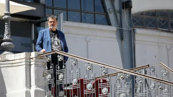 Otkrio &scaron;to mu je alkohol uzeo u životu: 'To je te&scaron;ka pritajena ku*va koja te svakodnevno ubija'