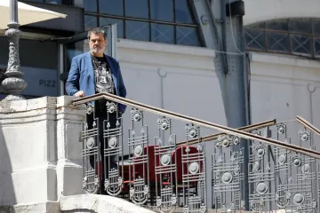 Otkrio &scaron;to mu je alkohol uzeo u životu: 'To je te&scaron;ka pritajena ku*va koja te svakodnevno ubija'