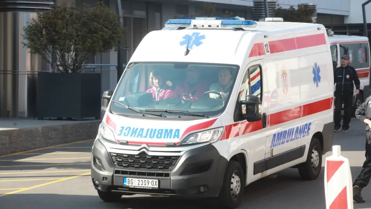 Dječak pomagao roditeljima u voćnjaku, zbog žeđi popio iz boce i preminuo