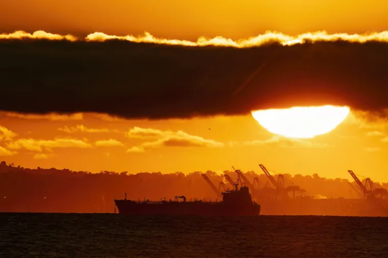 &lsquo;Zombi tankeri&rsquo; plaćaju milijune Iranu za siguran prolaz?