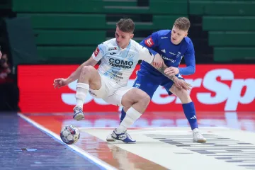 Plavi jure trofej: Nakon velike pobjede sve drže u svojim rukama!