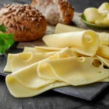 Internet bruji o ovoj metodi rezanja sira: Izazvao je pravu pomutnju, a evo za&scaron;to