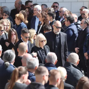 Split se oprostio od oca Igora Tudora: Poznata lica stigla odati posljednju počast