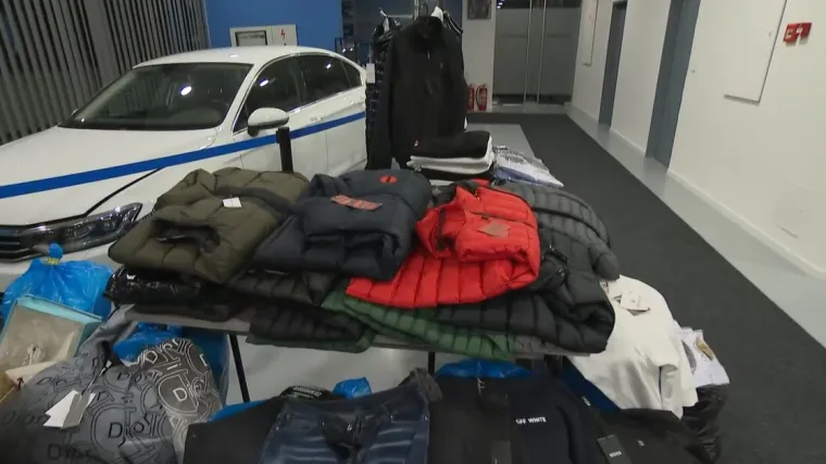 Kakva priča! U skladi&scaron;tu u Dubravi pronađeno 1448 komada odjeće: Znamo &scaron;to će biti s vlasnicima