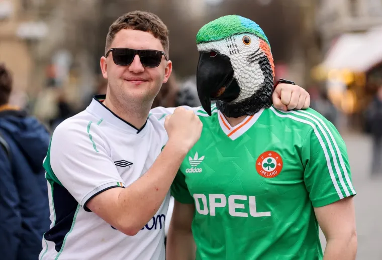 Stiglo je &scaron;est tisuća navijača u zelenom: Većina nema ulaznicu, a svi imaju papagaja, evo za&scaron;to