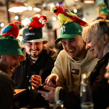 Stiglo je &scaron;est tisuća navijača u zelenom: Većina nema ulaznicu, a svi imaju papagaja, evo za&scaron;to