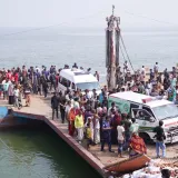 Autobus se strovalio u rijeku tijekom ukrcaja na trajekt, poginulo najmanje 24 ljudi