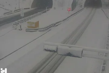 Snijeg zatrpao hrvatske autoceste: HAK izdao upozorenja vozačima