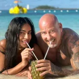 Rekla je 'da' 26 godina starijem mu&scaron;karcu: Na meti je kritika, ali ona živi pravu bajku