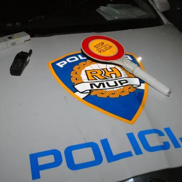 Policija ga zatekla pijanog za volanom u centru grada, no to mu nije bio najveći problem...