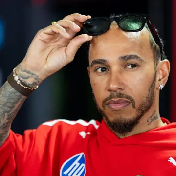 Svi su gledali u Hamiltona i njegov Ferrari vrijedan vi&scaron;e od 4 milijuna dolara