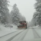 Kaos na cestama diljem Hrvatske! HAK upozorava: 'Računajte na jo&scaron; jaču buru i vi&scaron;e snijega'