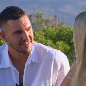 Helena opet povukla kočnicu: Karlo želi poljubac, ali kamere kvare trenutak