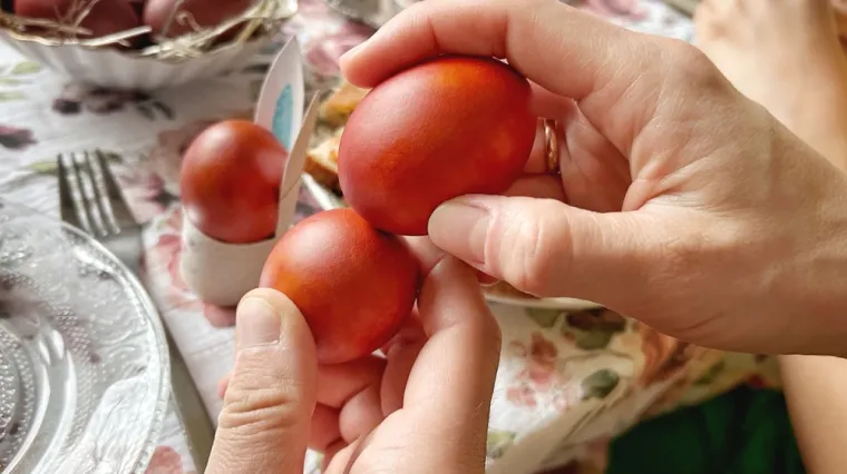 Od razapinjanja na križ do počinjenja zločina: Ovo su najbizarniji uskr&scaron;nji običaji na svijetu