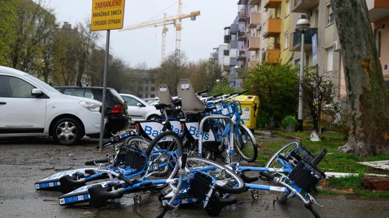 Vrijeme je opasno! DHMZ: 'Ovako dugotrajan i olujan vjetar nije uobičajen za Zagreb'