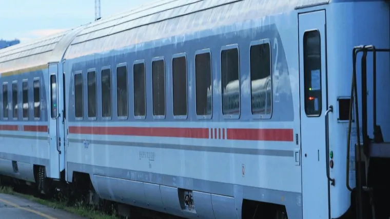 &Scaron;ok u vlaku za Zagreb, zbog nevremena putovali na posao pet sati! 'Nije mi jasno...'