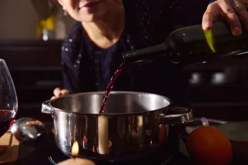 Znate li kako kuhati s vinom? Ča&scaron;a dobrog može jelo pretvoriti u remek-djelo