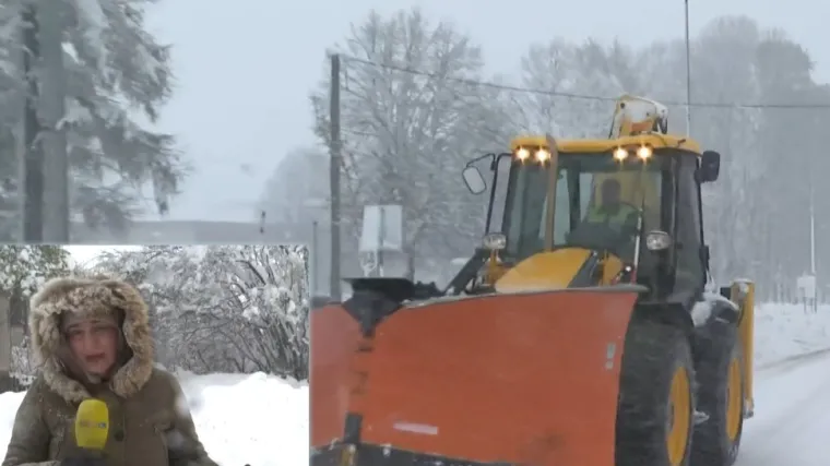 Kaos u Korenici! Popadali dalekovodi, vozači smetaju ralicama: 'Parkirali&scaron;ta nisu prioritet'