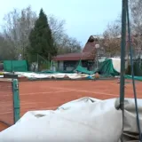 Kaos diljem Zagreba: Vjetar i&scaron;čupao krov dvorane, tereni i svlačionice pod vodom