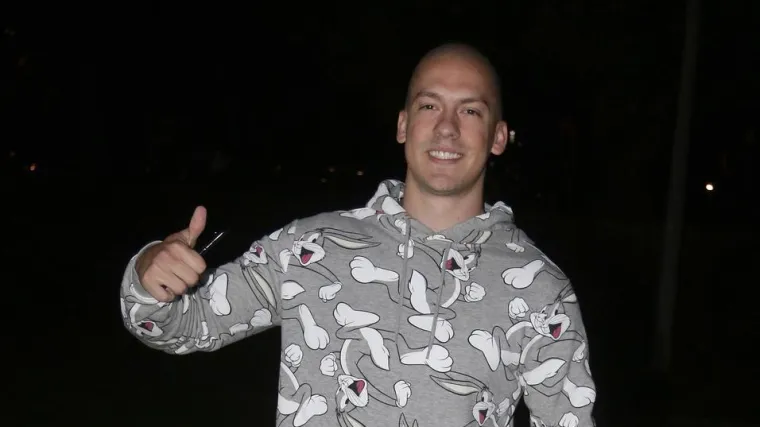 Baka Prase bježi iz Beograda nakon &scaron;to mu je izgorio luksuzni Mercedes