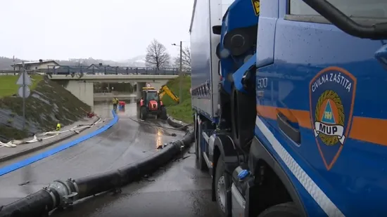 Tisuće bez struje diljem Hrvatske: Najteže u Zagrebu i Zagorju, Krapinu muče i poplave
